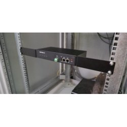 19 vinkelbeslag til en Netio 4C